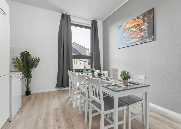 High-quality, Comfortable, Fully Equipped, 6 Beds Apartment Duisburg
